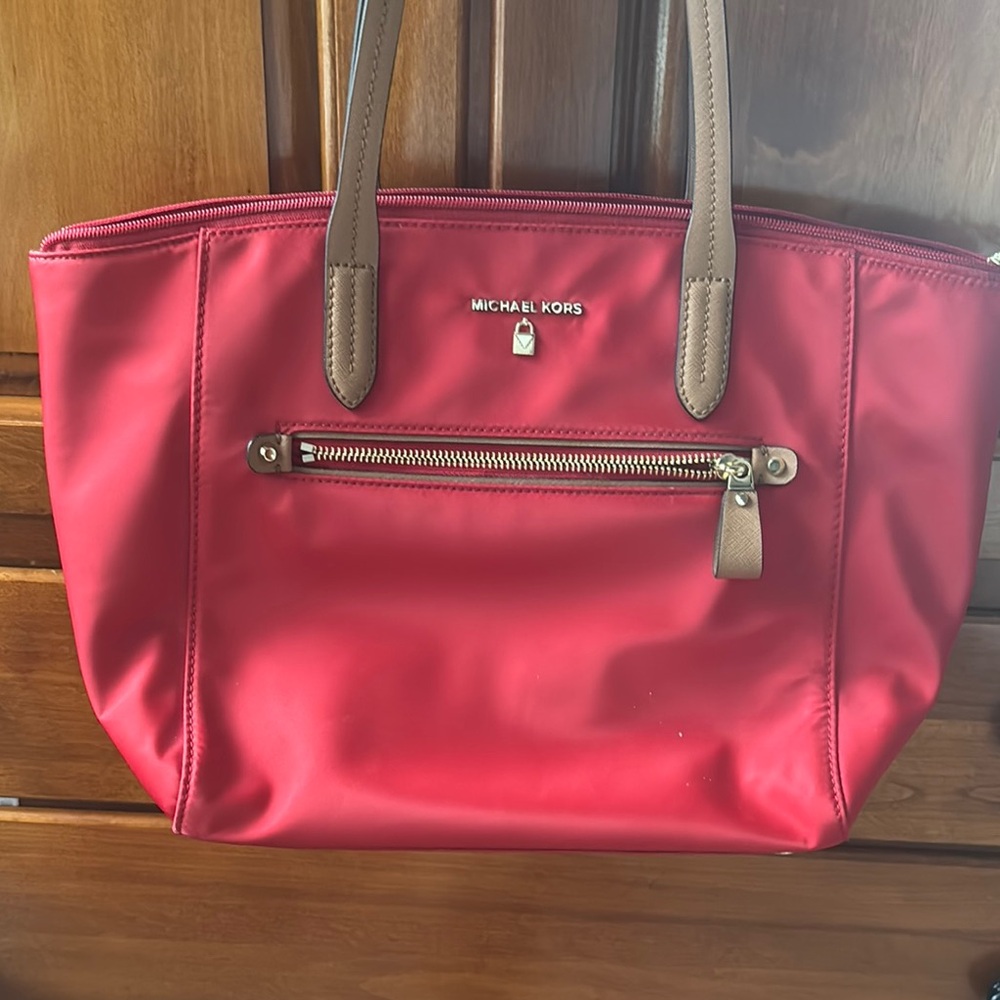 NWT -Michael Kors Red and Brown Tote Bag with Structured Design. Nylon.